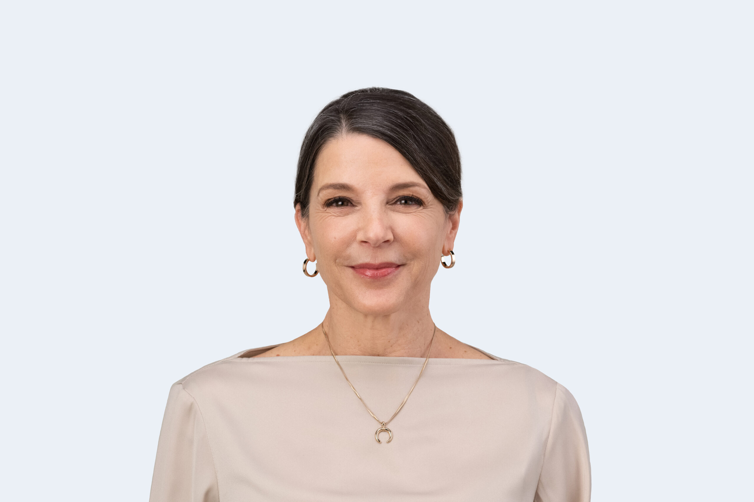 Cathy_Front_Soft_Smile_After_3062_RGB_v2